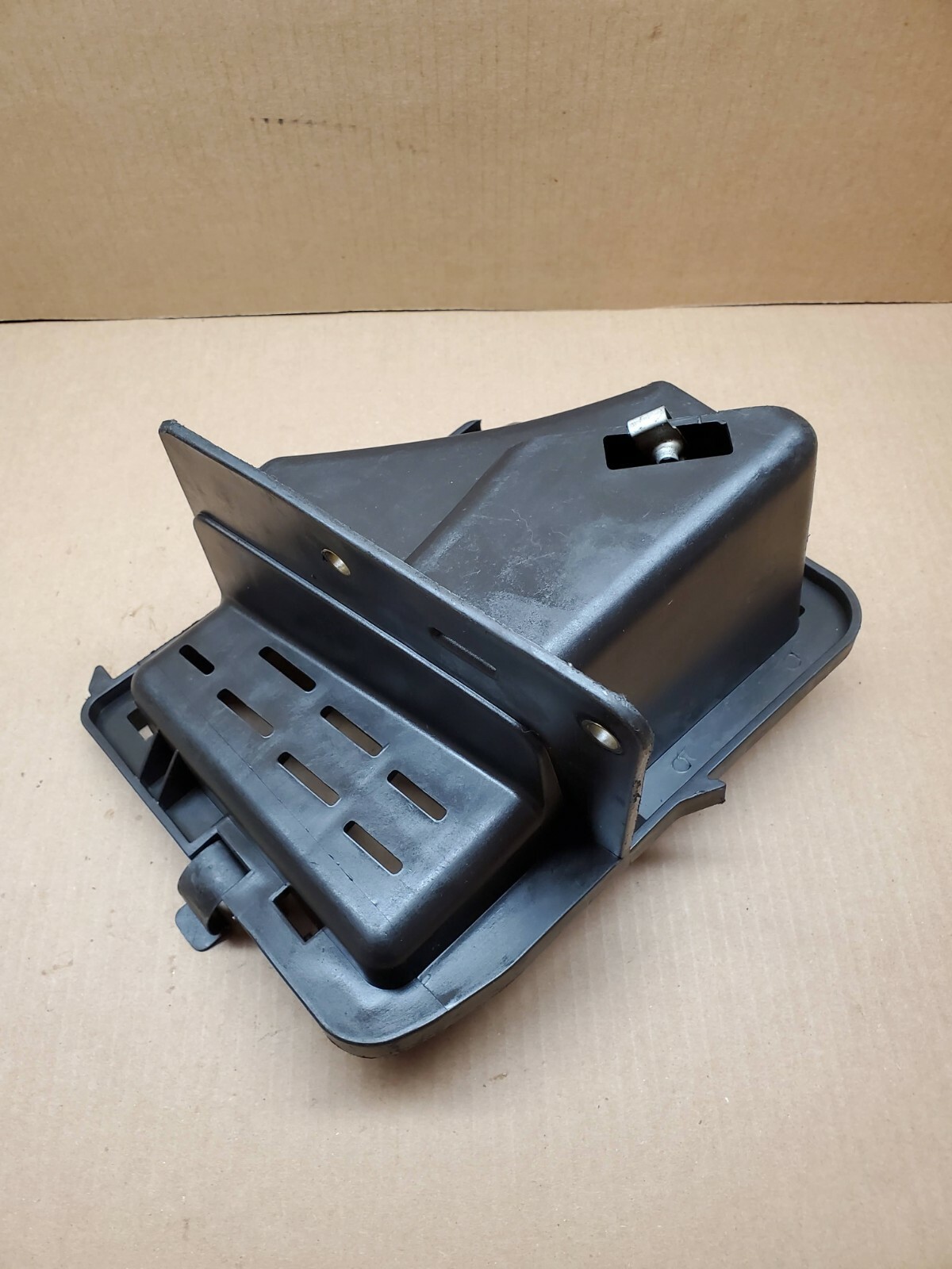 2001-2004 Chevy Silverado/GMC Sierra Truck LB7 DURAMAX PCM ECU BRACKET 15038046