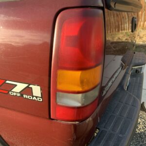 99-02 Chevy Silverado/GMC Sierra LH DRIVERS TAIL LIGHT ASSEMBLY - 16524515 OEM